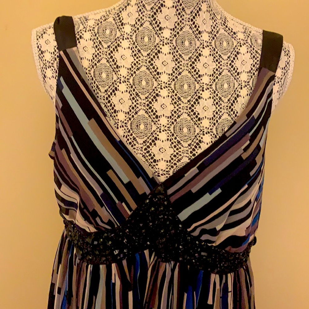 Vertigo dress - Picture 5 of 12